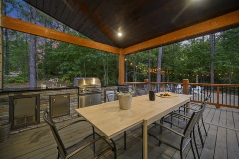 Outdoor kitchen w/ grill and tools ,fridge and sink