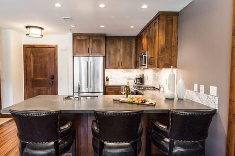 Take a seat at the breakfast bar or cook up a storm in the kitchen.