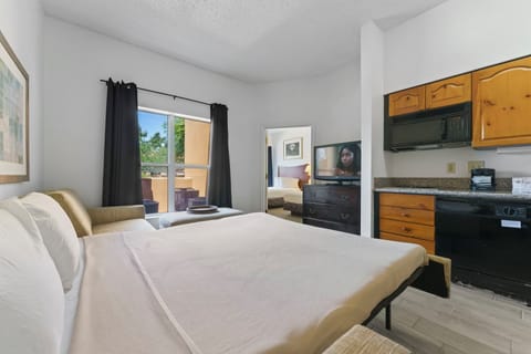 Premium Apartment | In-room safe, free WiFi, bed sheets