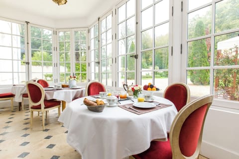 Free daily local cuisine breakfast