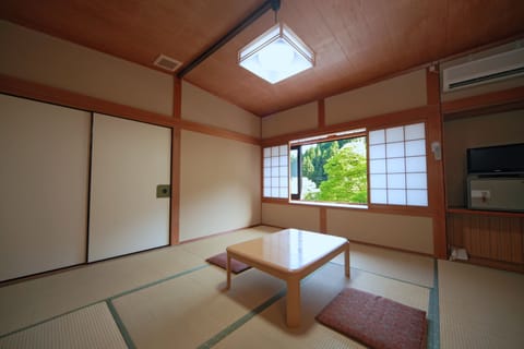 Standard Japanese Room, Shared Bathroom	 | Free WiFi