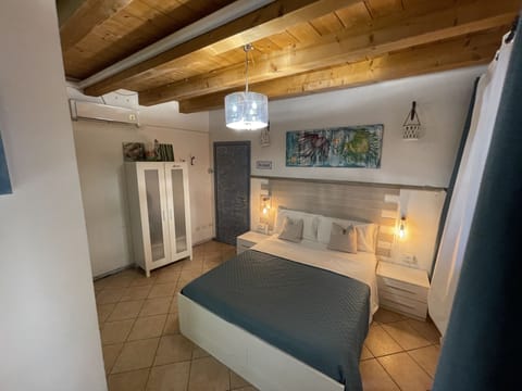 Standard Room | Premium bedding, desk, free WiFi, bed sheets