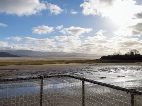Fantastic views across the estuary | Estuary View, Porthmadog