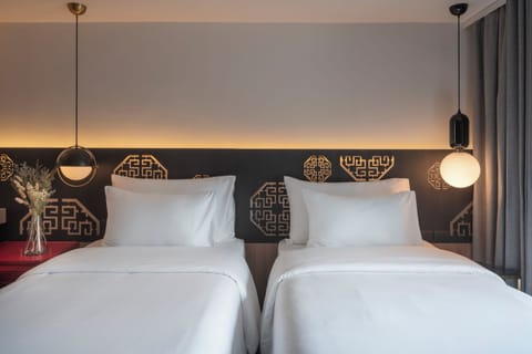 Superior Twin Room | Premium bedding, in-room safe, desk, laptop workspace