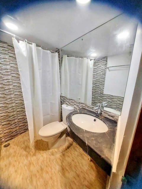 Deluxe Room | Bathroom