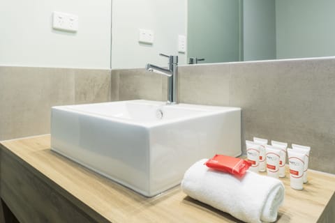 Studio Queen | Bathroom | Shower, rainfall showerhead, free toiletries, hair dryer