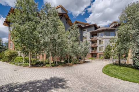 Tucker Mountain Lodge