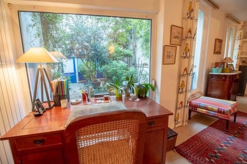 Private House and Garden in Paris House in Paris