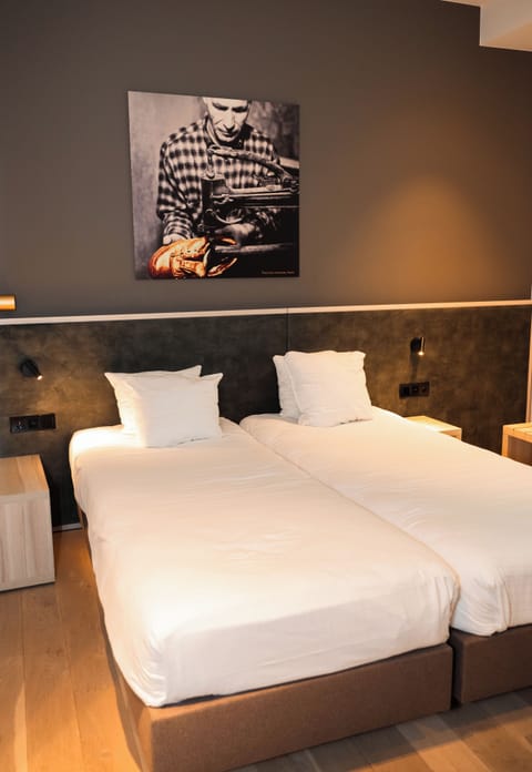 Room (Superior room) | Hypo-allergenic bedding, minibar, in-room safe, desk