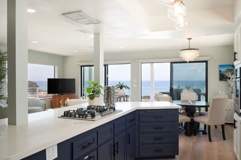 kitchen in Surf View (lower unit)