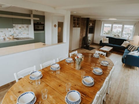 Water, Sky, Cloud, Water Resources, Mountain, Azure, Blue, Coastal And Oceanic Landforms, Tower