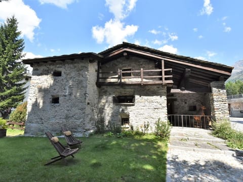 Cloud, Sky, Plant, Window, Building, Tree, Land Lot, Grass, Cottage, House