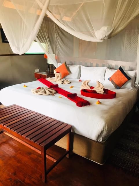 Honeymoon Tent | In-room safe, free WiFi