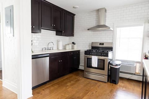 Additional view of kitchen.