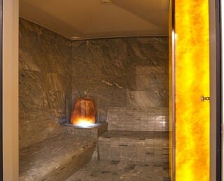 Sauna, steam room, aromatherapy, sports massages, 2 treatment rooms