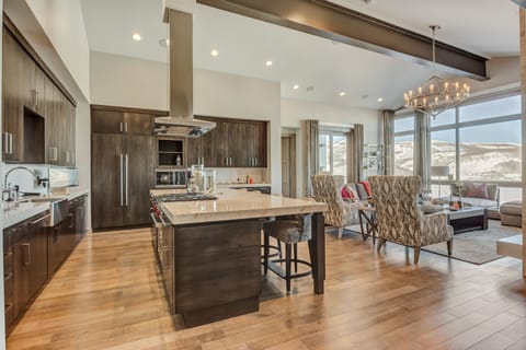 Suite, 4 Bedrooms | Private kitchen