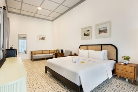 Room (Suite) | Frette Italian sheets, premium bedding, Select Comfort beds