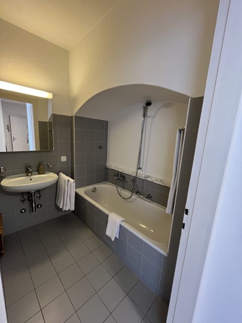 Family Apartment (04 - Giove) | Bathroom | Hair dryer, bidet, towels, soap