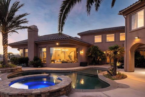 House (5 Bedrooms) | Interior