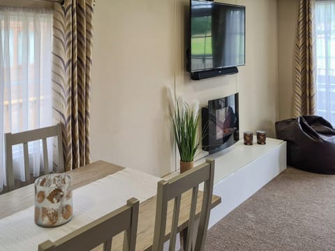 Open plan living space | Castle Campbell View, Dollar