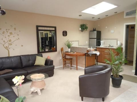 The Hoblet Cottage in Niagara Falls