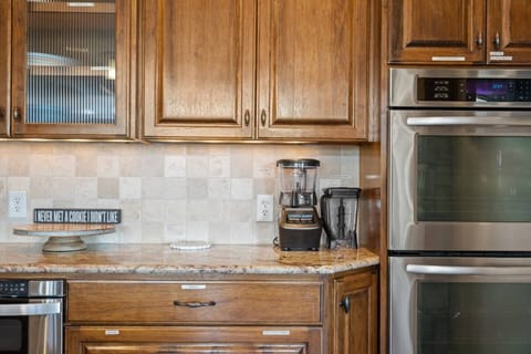 Ninja blender with additional attachments