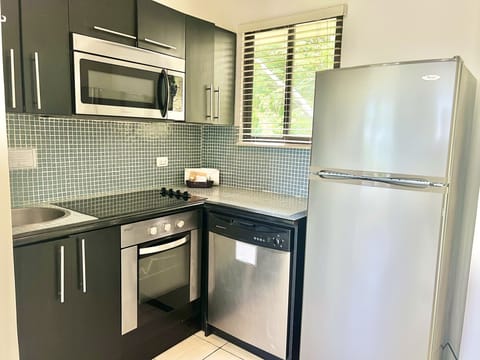 Deluxe Studio, 1 Bedroom, Kitchen, Ocean View (3rd Level-No Elevator) | Private kitchen | Fridge, microwave, oven, stovetop