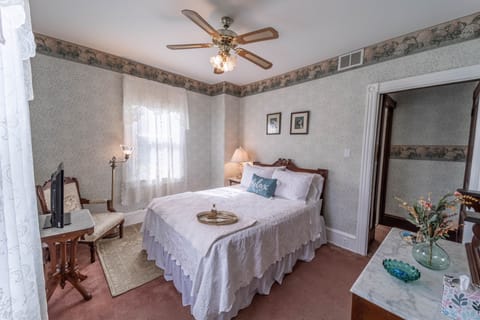 Classic Room | Individually decorated, free WiFi, bed sheets