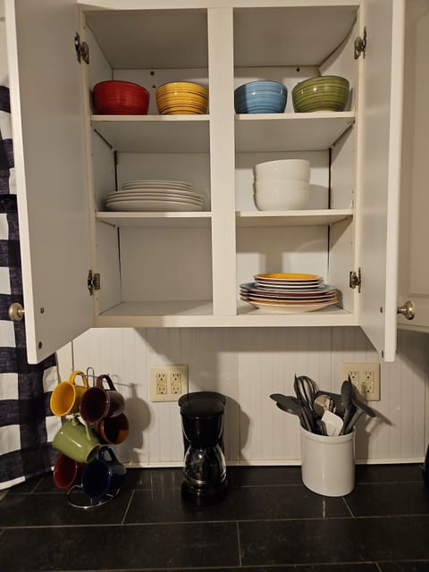 Lots of pretty dishes 