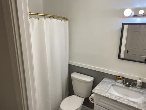 Room | Bathroom | Hair dryer, towels, toilet paper