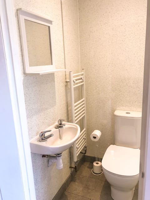 Apartment | Bathroom | Shower