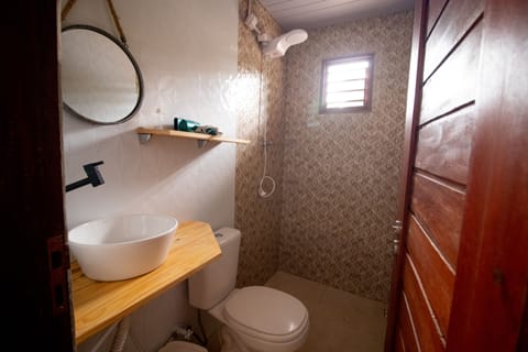 Family Chalet | Bathroom | Shower, hair dryer, bathrobes, towels