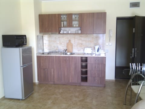 Apartment | Private kitchen | Fridge, microwave, stovetop, electric kettle