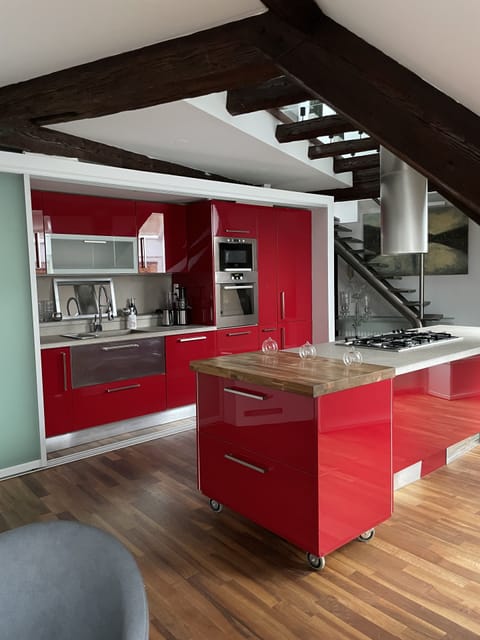 Penthouse | Private kitchen | Fridge, stovetop, dishwasher, espresso maker