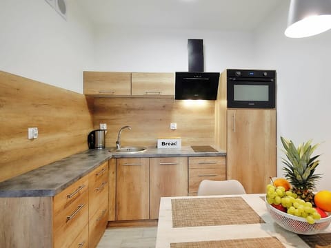 Countertop, Food, Cabinetry, Building, Furniture, Property, Kitchen Sink, Kitchen, Sink