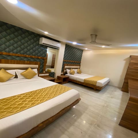 Deluxe Quadruple Room | Free WiFi, bed sheets