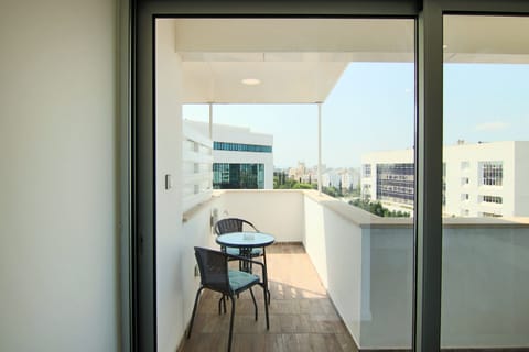 Luxury Studio Suite | Terrace/patio