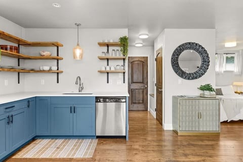 Spacious and fully-equipped kitchen