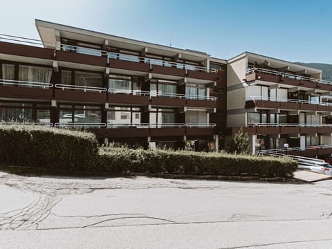 Sky, Plant, Building, Property, Window, Urban Design, Land Lot, Condominium, Residential Area, Real Estate