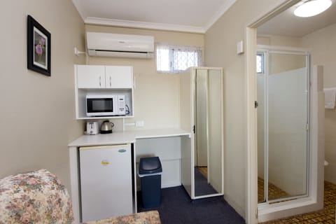 Double Room | Desk, blackout drapes, iron/ironing board, free WiFi