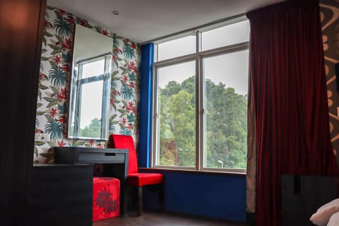 Deluxe Quadruple Room | Desk, iron/ironing board, free WiFi, bed sheets