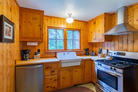 Luxury Cabin--3 bedroom/2 bath | Private kitchen | Microwave, stovetop, coffee/tea maker, toaster