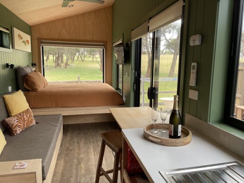 Deluxe Cabin | Individually decorated, iron/ironing board, free WiFi, bed sheets