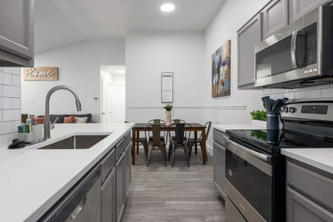 Kitchen w/Stainless Steel Appliances