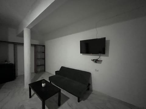 Grand Studio Suite | Individually decorated, individually furnished, soundproofing, free WiFi