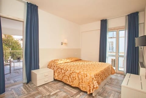 Double room with balcony and terrace | Premium bedding, memory foam beds, minibar, in-room safe