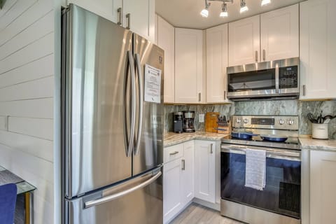 House (2 Bedrooms) | Private kitchen | Fridge, oven, stovetop, dishwasher