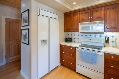 Star Harbor 6 Kitchen Stove - Star Harbor 6 Kitchen Stove