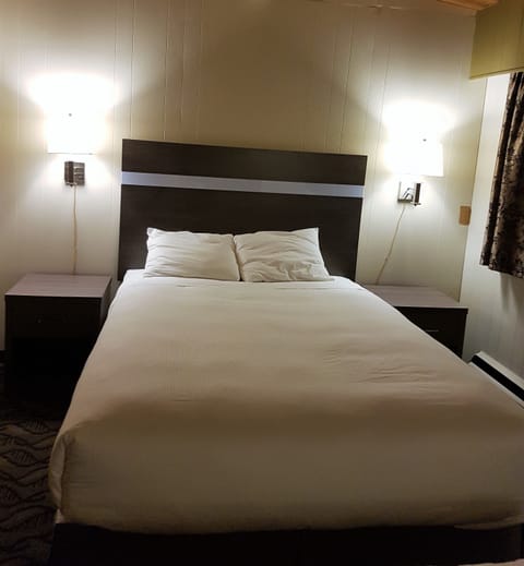 Superior Double Room, 2 Queen Beds | Free WiFi, bed sheets