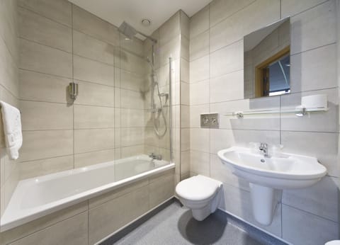 Family Room, Pitch View | Bathroom | Hair dryer, towels